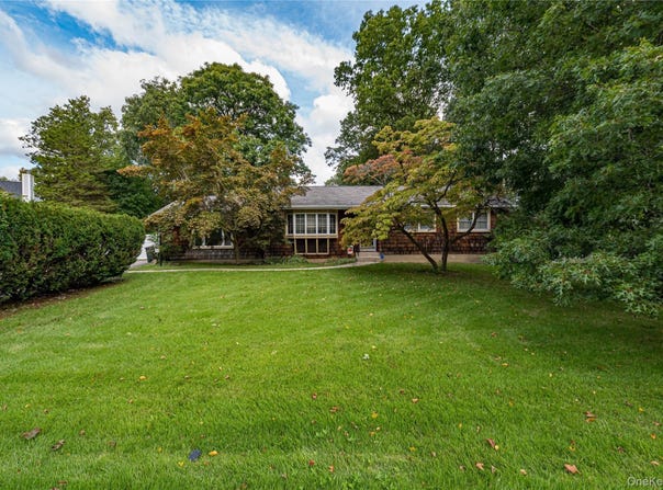 875 Townline Road, Hauppauge, NY 11788