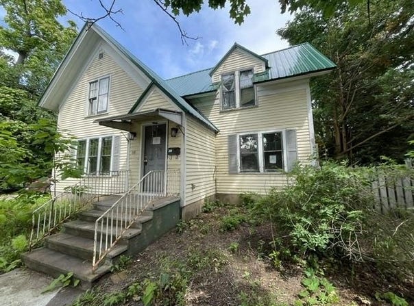 52 N MAIN Street, CLINTONVILLE, WI 54929