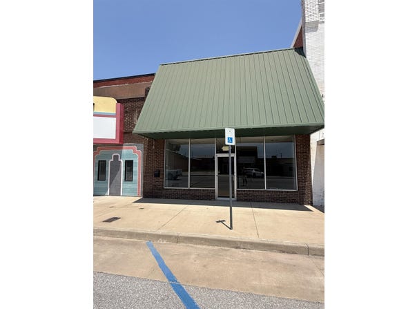 119 E Main St, Watonga, OK 73772