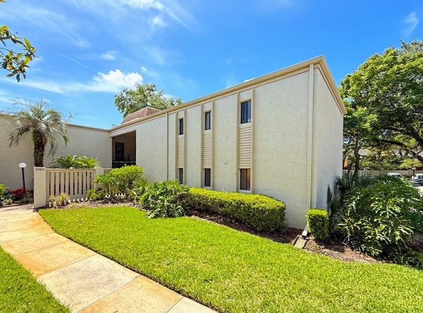 3284 S SEMORAN Boulevard, ORLANDO, FL 32822