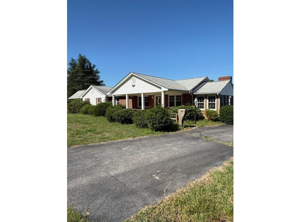 412 Ringgold Rd, Danville, VA 24586