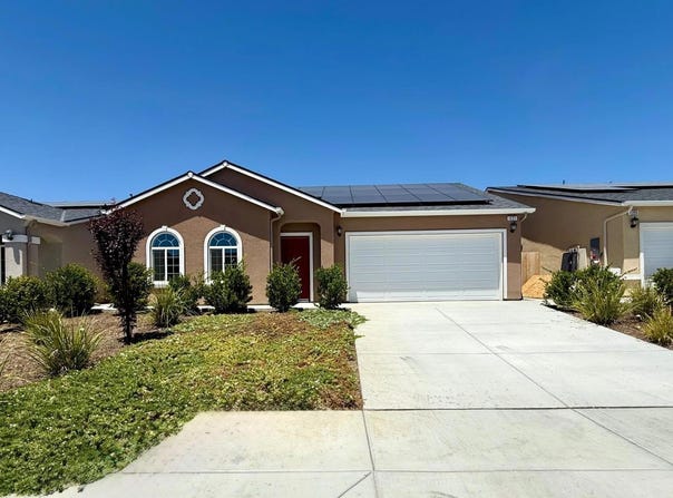 1221 E Orange Street, Avenal, CA 93204