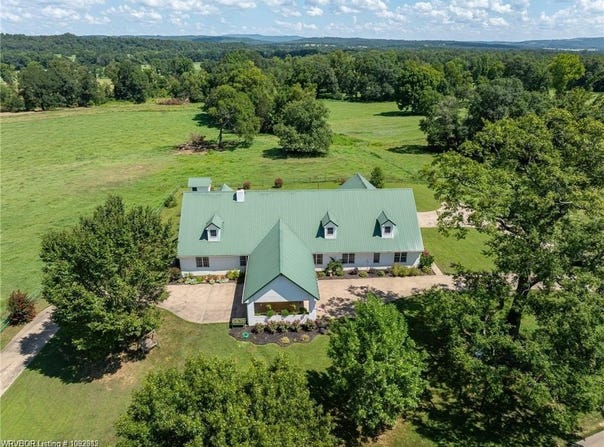 1832 Lone Oak RD, Ozark, AR 72949