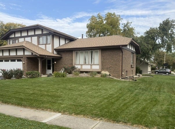 700 W 58th Street, Westmont, IL 60559