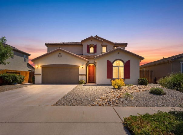 470 Daphne Lane, Lemoore, CA 93245