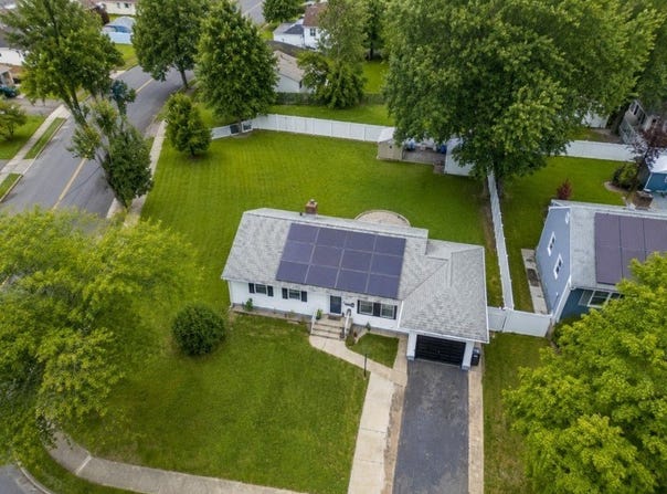 72 Valley View Rd, Hillside Twp., NJ 07205-2528