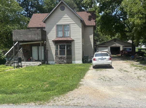 135 W Springfield Street, Aurora, MO 65605