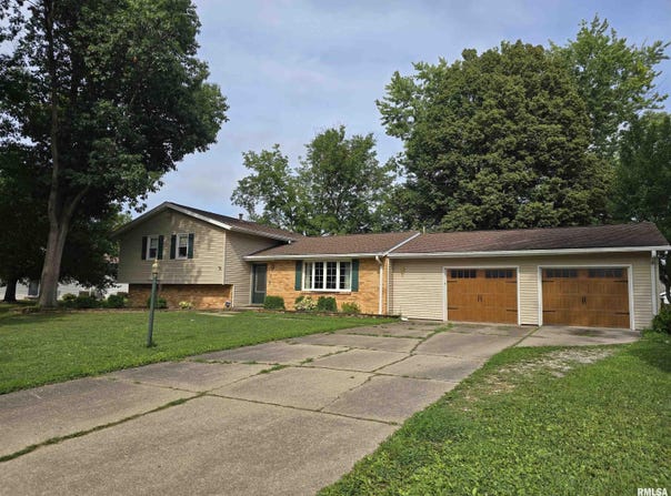 15 GETTYSBURG Drive, Canton, IL 61520