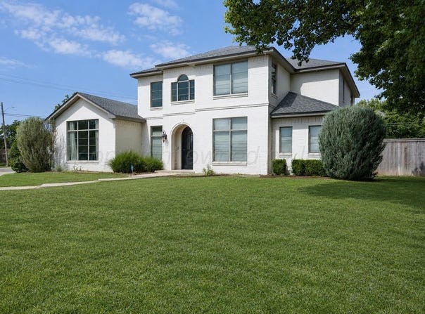 2301 N Dogwood Ln, Pampa, TX 79065