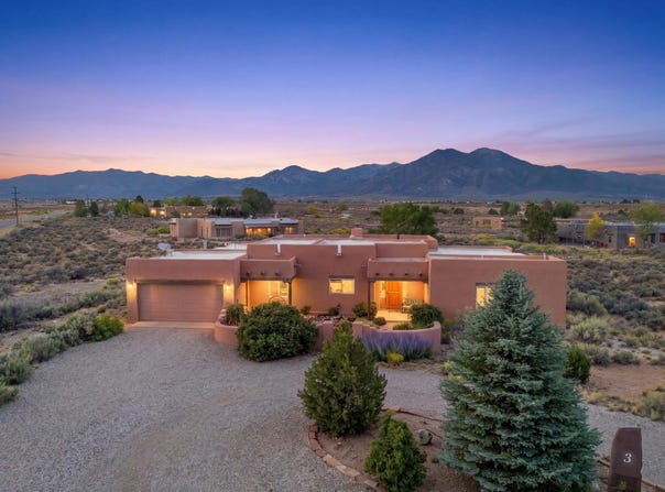 3 Rolling Sage Ln, El Prado, NM 87529