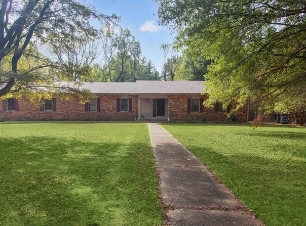 1505 Country Manor Lane, Jonesboro, AR 72404-8712