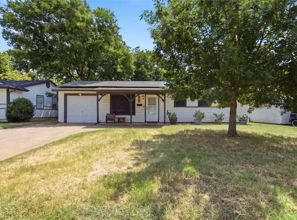 1010 Denton Drive, Euless, TX 76039