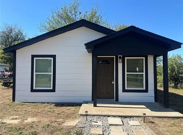 1228 E Buffalo Street, Okmulgee, OK 74447