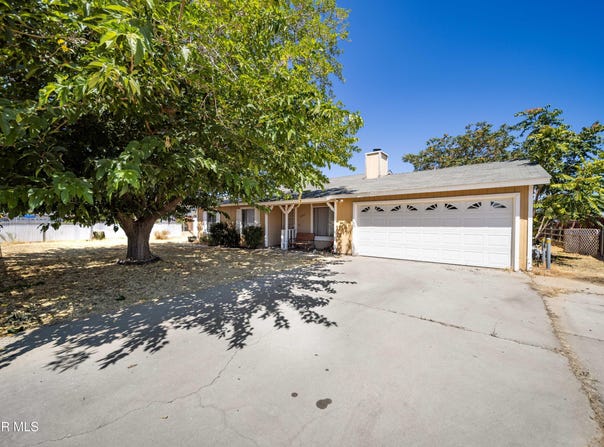 21511 San Gabriel Drive, Tehachapi, CA 93561