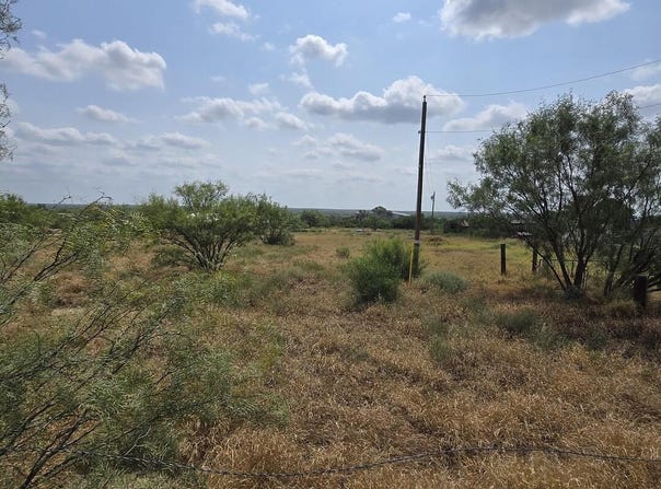 736 Chula Vista Rd., Eagle Pass, TX 78852