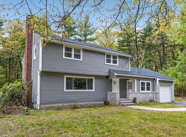 61 Jordan St, Chelmsford, MA 01863