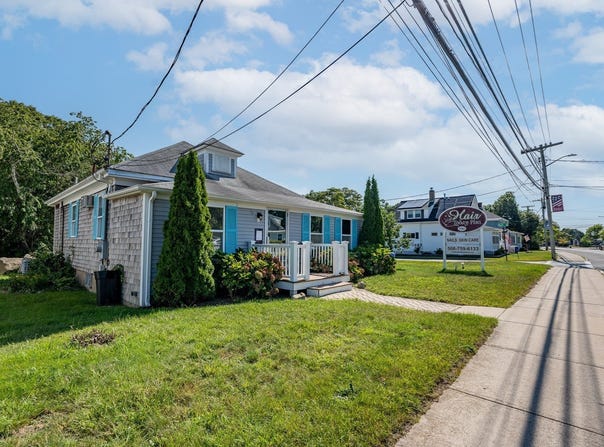 190 Main St, Bourne, MA 02532
