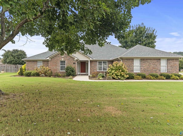 10 Corwin Drive, Decatur, AL 35603