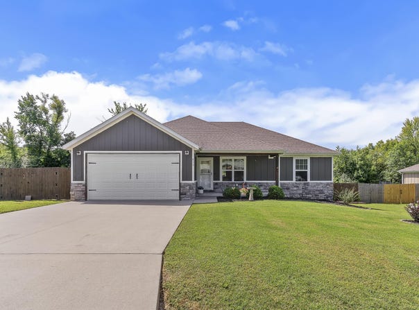 832 Shaffer Street, Marshfield, MO 65706