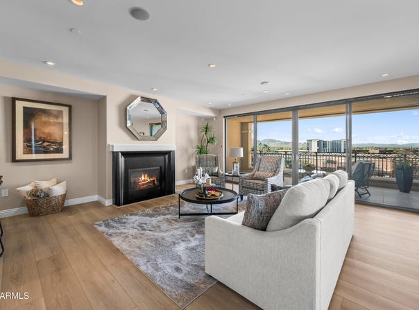 7175 E CAMELBACK Road, Scottsdale, AZ 85251