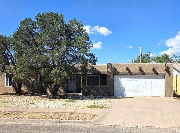 855 Agate Rd, Roswell, NM 88201