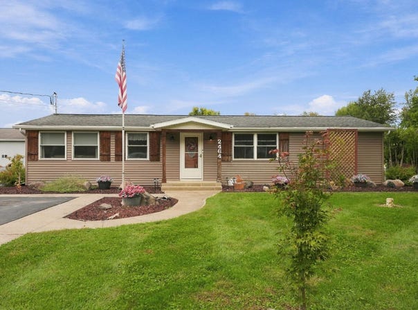 2464 E 225 S Road, Warsaw, IN 46580-8251