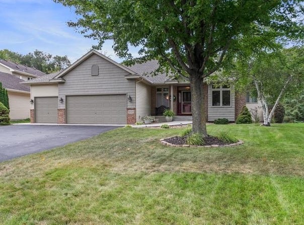 11021 Timberline Drive N, Champlin, MN 55316