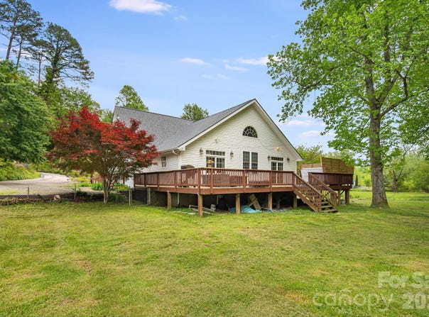 101 McFalls Road, Asheville, NC 28805