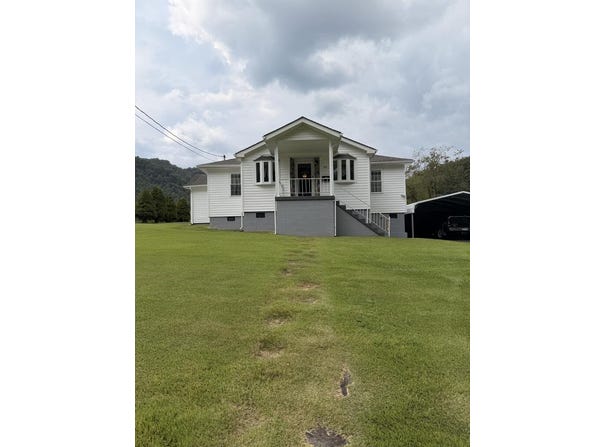 95 PIER CAMP ROAD, MABEN, WV 25870