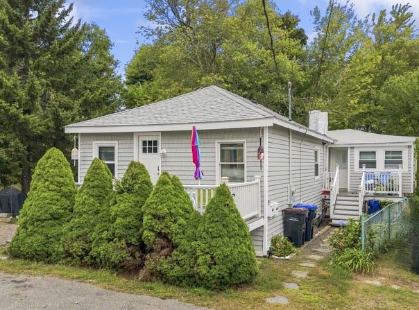28 Seacliff Avenue, Old Orchard Beach, ME 04064