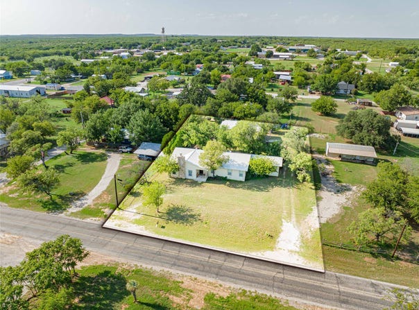 204 Fm 209 E, Woodson, TX 76491