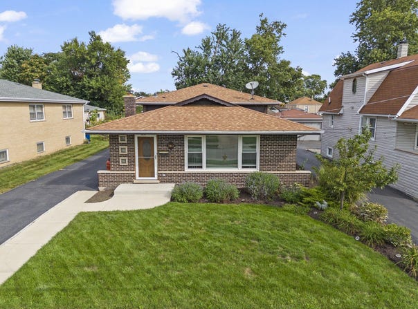 5902 W Maple Avenue, Berkeley, IL 60163