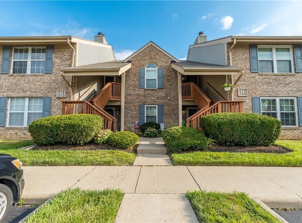 214 Waterfront Place, Centerville, OH 45458