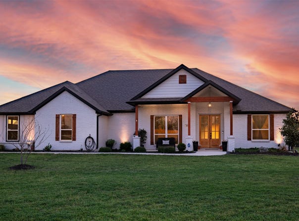 111 Bluegrass Trail, Springtown, TX 76082