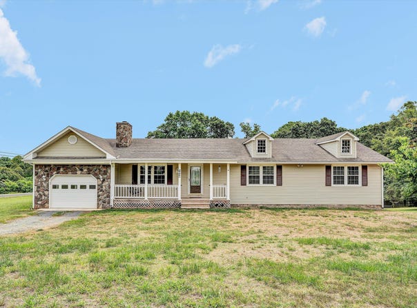 1030 Windhurst Dr, Hardy, VA 24101
