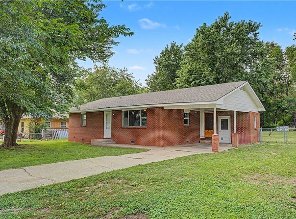 707 E Sumac Street, Rogers, AR 72756