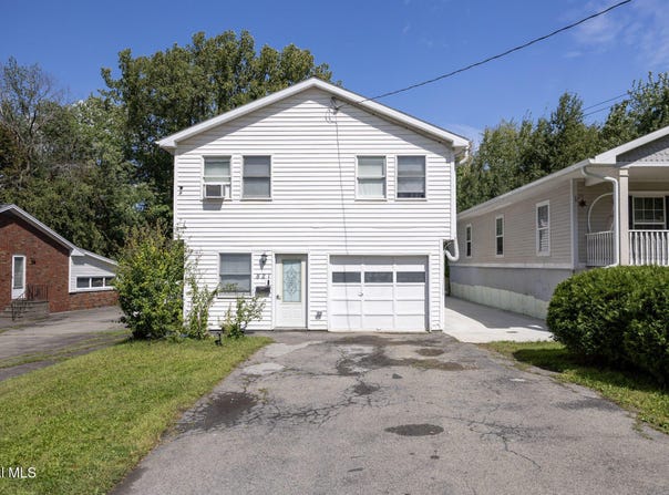 821 Hillside Avenue, Schenectady, NY 12308