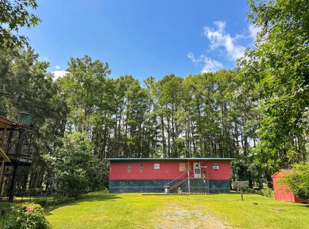 535 Jackson Arms Road, Karnack, TX 75661