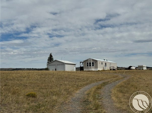 98 Spannring Rd., Big Timber, MT 59011