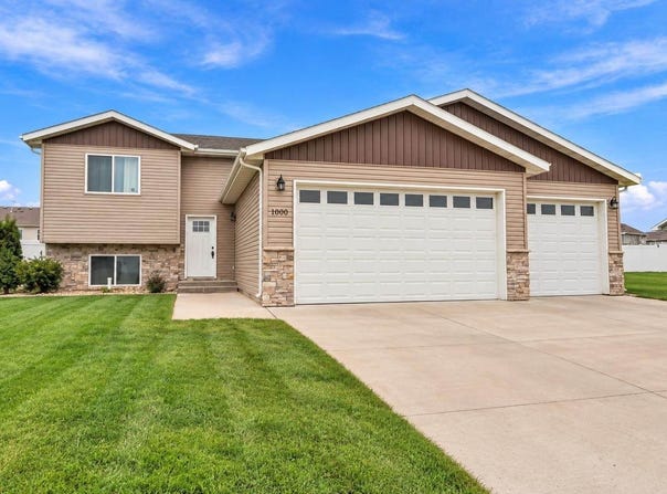 1000 34th Ave, Minot, ND 58703