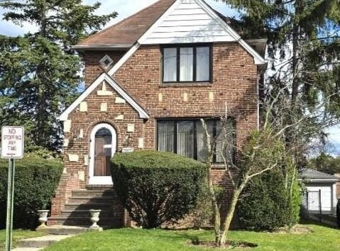 169 Bixley Heath, Lynbrook, NY 11563