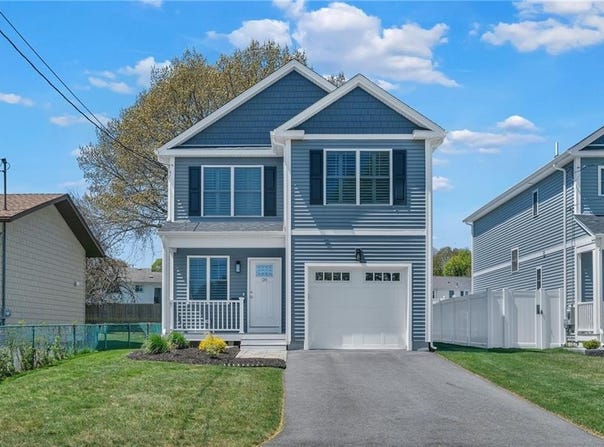 28 Ashley Street, Cranston, RI 02920