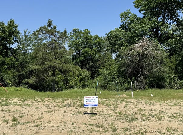 815 Academy Circle, Nevada, IA 50201