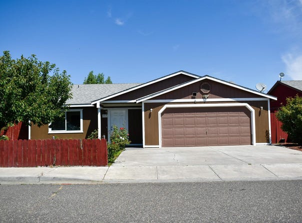 2515 E Adelia, Pasco, WA 99301