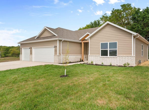 162 E Kelce Lane, Republic, MO 65738