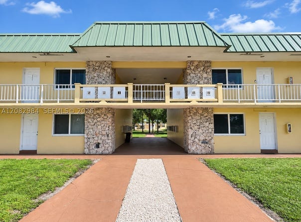 505 NW 177th St, Miami Gardens, FL 33169