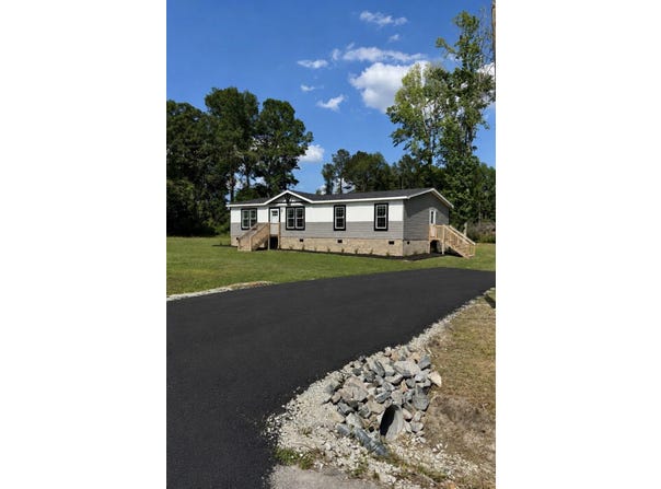1665 Lakeshore Drive, Manning, SC 29102
