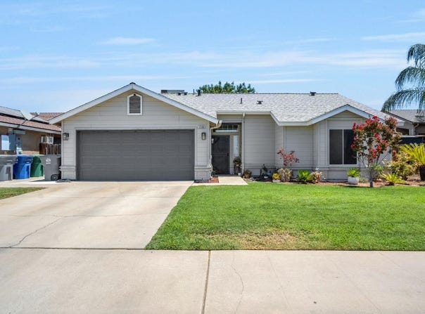 2086 Mitchell Avenue, Selma, CA 93662