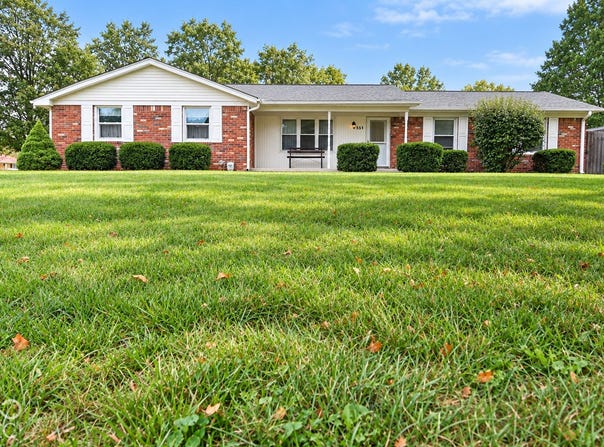 551 Castle Manor, Indianapolis, IN 46214
