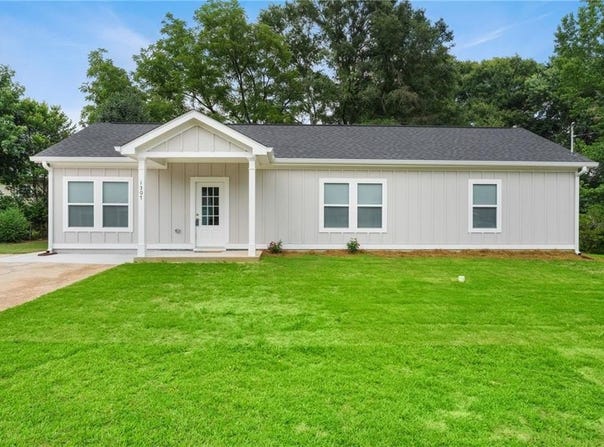 1307 Cochise Circle, Austell, GA 30168